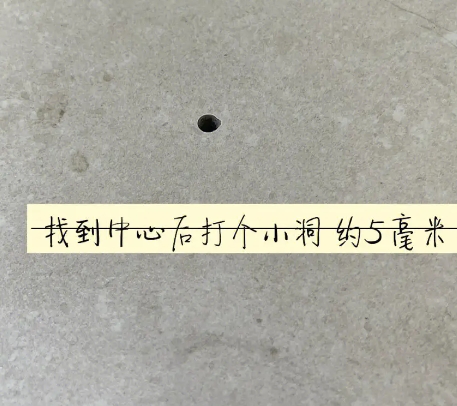 噶尔瓷砖空鼓维修公司专业解答在瓷砖铺贴过程中，如果砂料搅拌不均匀，将会带来以下问题
