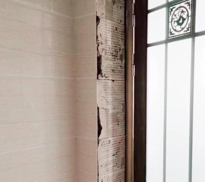 噶尔瓷砖空鼓免砸砖维修公司分享吸水砖泡水时间不够或过长都会对瓷砖铺贴效果产生影响